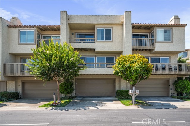 54 Hilltop Circle, Rancho Palos Verdes CA: https://media.crmls.org/medias/a7857f0b-1dd2-4964-8851-0745af3f2632.jpg