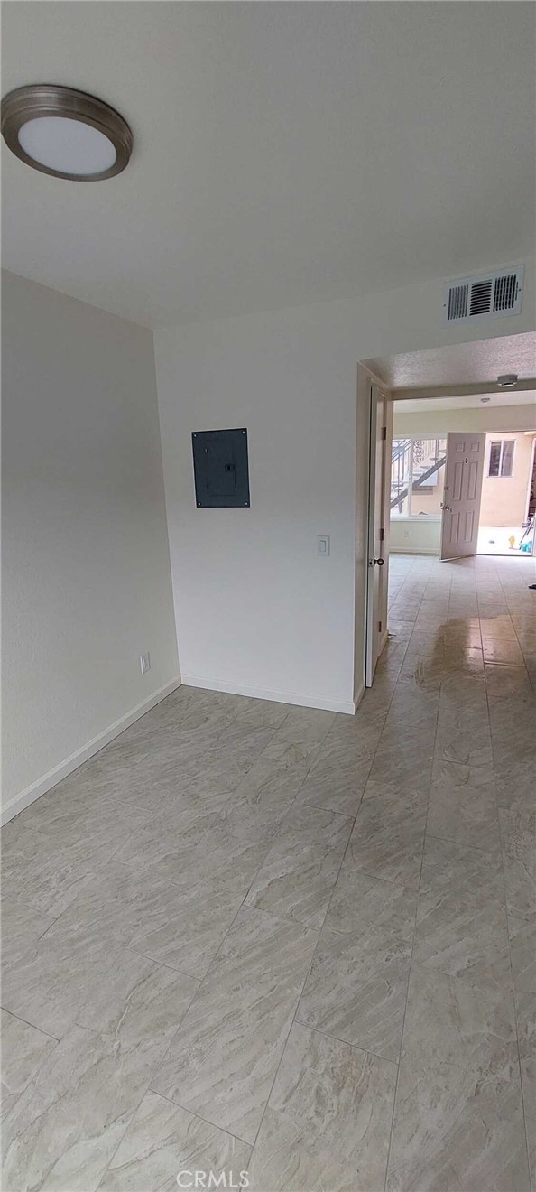 Detail Gallery Image 8 of 10 For 3313 E Fairmont Ave #C,  Fresno,  CA 93726 - 12 Beds | 12 Baths