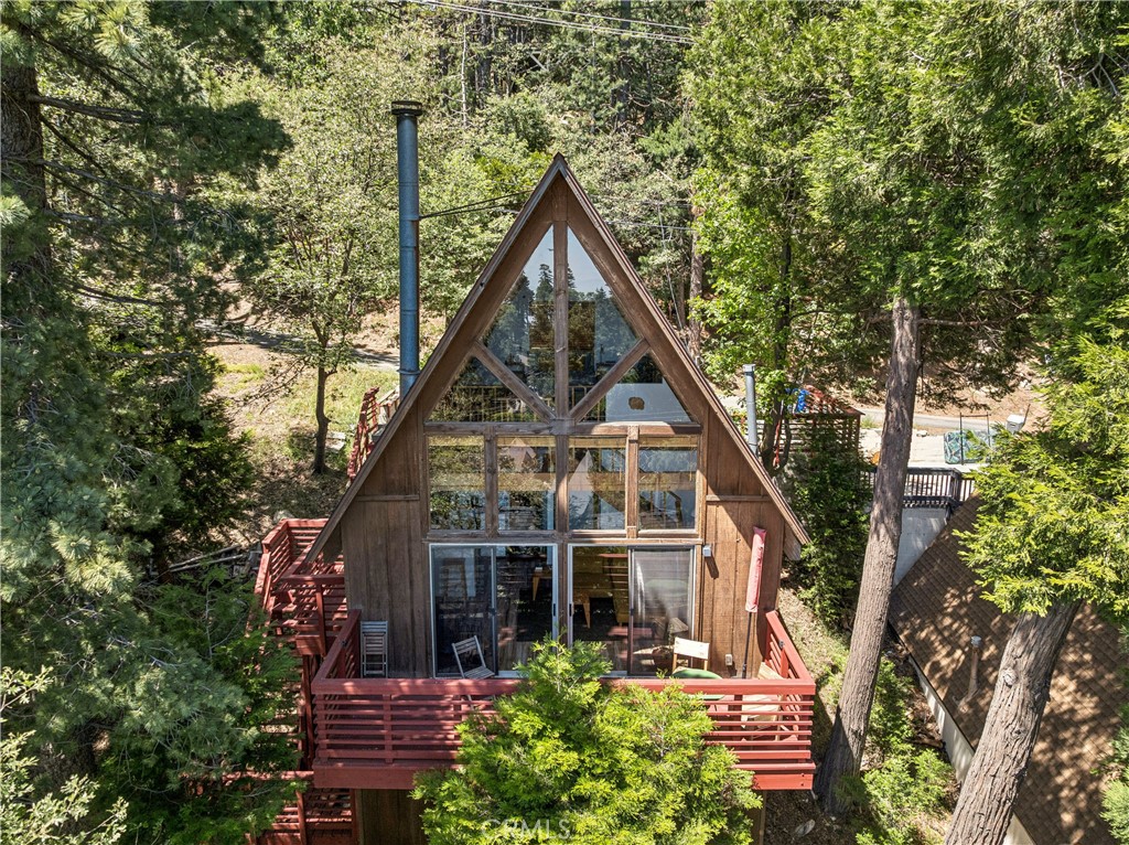 https://media.crmls.org/medias/a78600a6-bec2-4009-bb86-5c58016f02e9.jpg?preset=X-Large