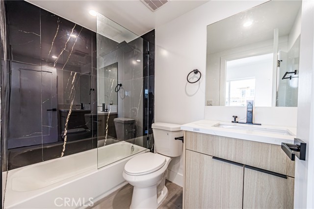 Detail Gallery Image 43 of 75 For 5209 W 20th, Los Angeles,  CA 90016 - – Beds | – Baths