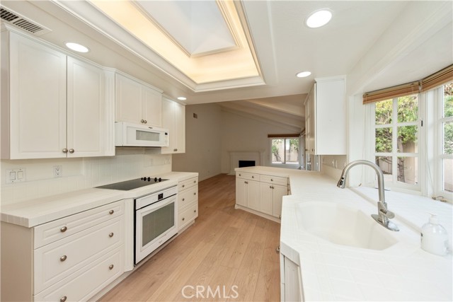 Detail Gallery Image 13 of 34 For 33 Sandpiper, Irvine,  CA 92604 - 4 Beds | 2 Baths