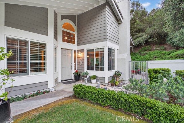 Detail Gallery Image 8 of 30 For 847 S Amber Ln, Anaheim Hills,  CA 92807 - 3 Beds | 3 Baths