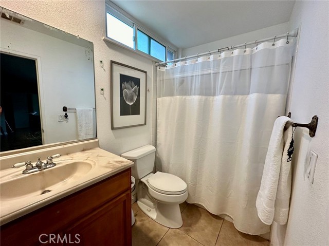 Detail Gallery Image 12 of 25 For 17501 Teachers Ave, Irvine,  CA 92614 - 4 Beds | 2/1 Baths