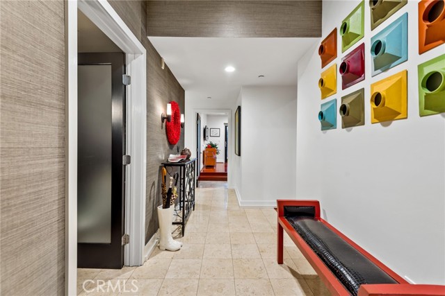 130 N Swall Drive, Beverly Hills CA: https://media.crmls.org/medias/a788dc8e-810e-456f-8694-287f2da50402.jpg