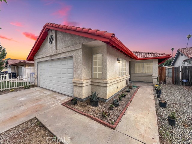 881 Don Dr, Hemet CA: https://media.crmls.org/medias/a7890efb-d597-4ce0-a2aa-c961e4933f1b.jpg