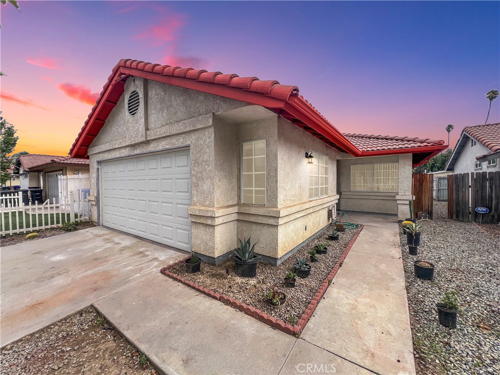 881 Don Dr