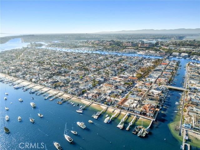 Detail Gallery Image 34 of 35 For 109 Onyx Ave, Newport Beach,  CA 92662 - 3 Beds | 4/1 Baths