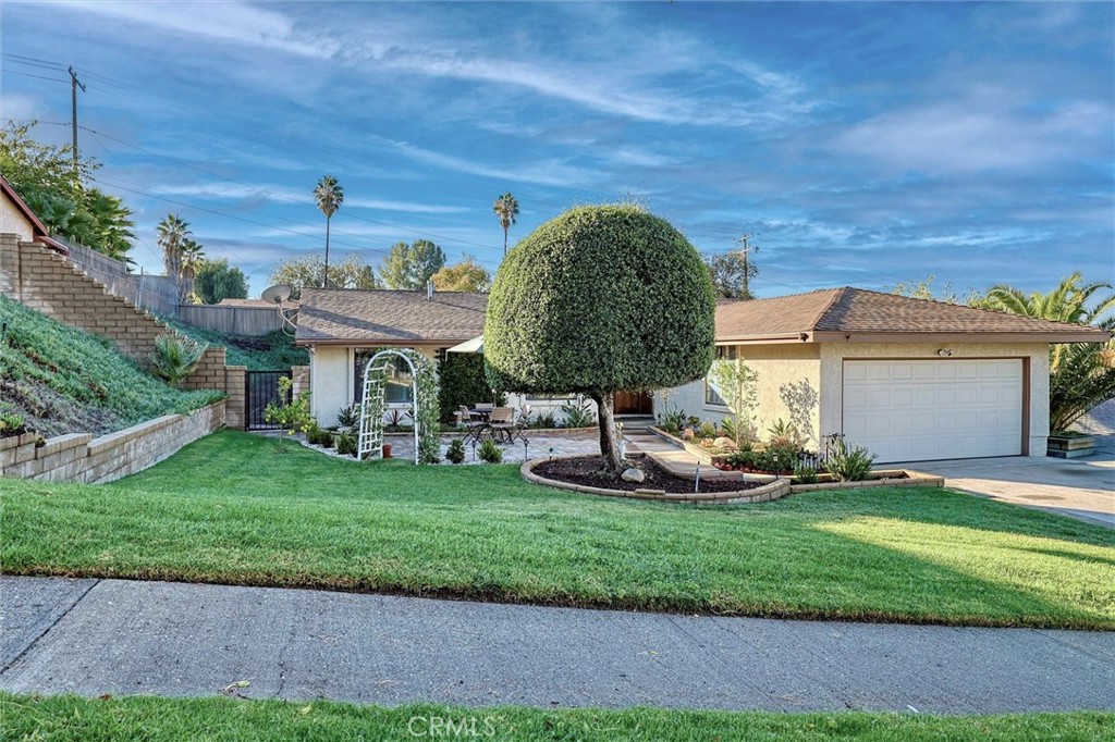 MLS #OC25261411 image #30