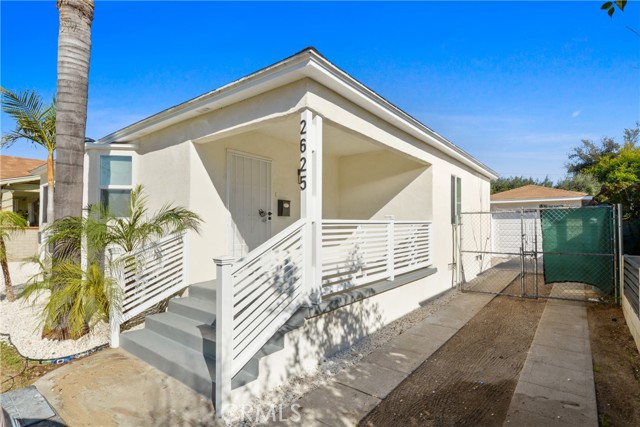 Detail Gallery Image 4 of 23 For 2625 N Lugo, San Bernardino,  CA 92404 - 2 Beds | 2 Baths