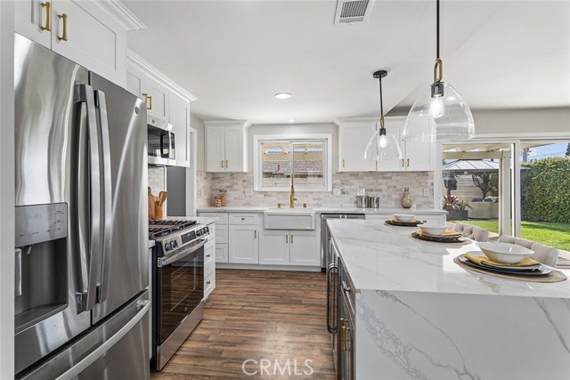 906 E Chalynn Avenue, Orange CA: https://media.crmls.org/medias/a78ab6e6-063c-49ba-8205-861e46f34361.jpg