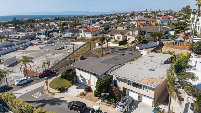 Detail Gallery Image 28 of 31 For 909 Montgomery, Hermosa Beach,  CA 90254 - 2 Beds | 2 Baths