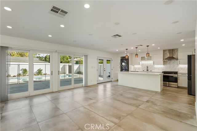 Detail Gallery Image 34 of 36 For 22255 Wyandotte, Canoga Park,  CA 91303 - 3 Beds | 2 Baths