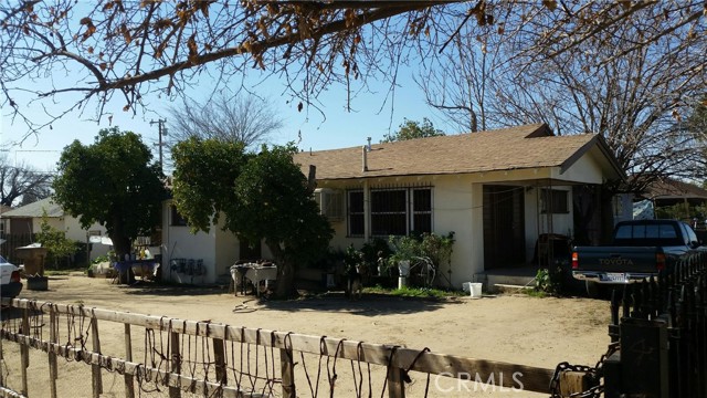 1917 Pacific Street, Bakersfield CA: https://media.crmls.org/medias/a78c36c6-5e89-4917-887f-dc4c8c069927.jpg
