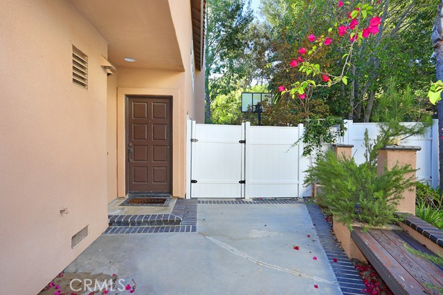 Image 2 of 50 For 961 Lone Pine