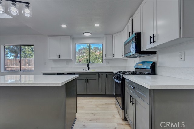 Detail Gallery Image 8 of 48 For 26959 Meridian, Hemet,  CA 92544 - 3 Beds | 2 Baths