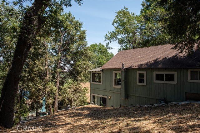 29196 Lake Brook Avenue, Cedar Glen CA: https://media.crmls.org/medias/a78d9431-7c95-4e94-8386-4ebb751ede9b.jpg