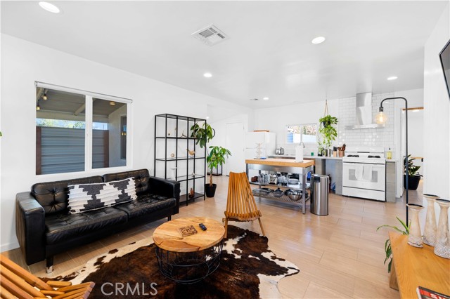 Detail Gallery Image 2 of 63 For 61879 Valley View Cir, Joshua Tree,  CA 92252 - 3 Beds | 2 Baths