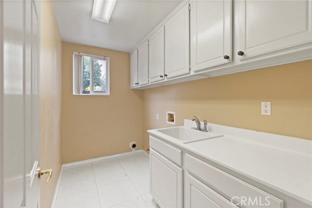 8348 Barnwood Lane, Riverside CA: https://media.crmls.org/medias/a78fb373-b238-4d02-ad07-c6f3f51c60d4.jpg