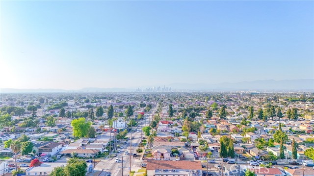 9218 Hooper Avenue, Los Angeles CA: https://media.crmls.org/medias/a78fd13e-594d-4962-8a68-97b5d5381f53.jpg
