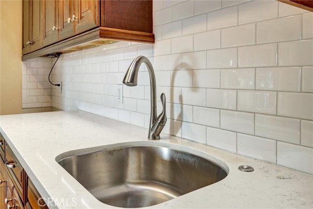 Detail Gallery Image 9 of 45 For 2428 Hutchison St, Vista,  CA 92084 - 3 Beds | 2/1 Baths