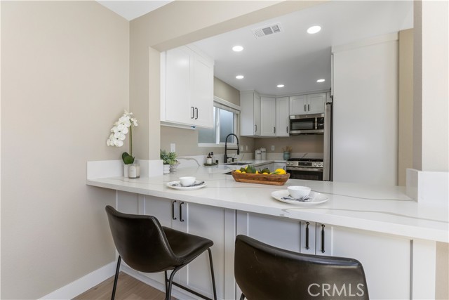 Detail Gallery Image 4 of 24 For 755 S Brea Bld, Brea,  CA 92821 - 3 Beds | 2/1 Baths