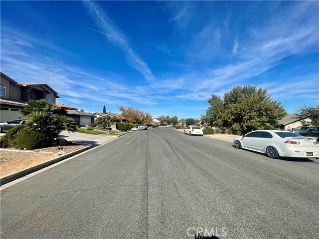 Detail Gallery Image 8 of 9 For 13090 Yellowstone, Victorville,  CA 92395 - – Beds | – Baths