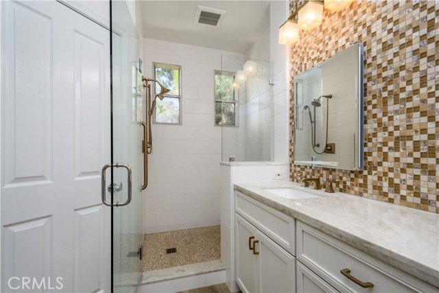 Detail Gallery Image 13 of 20 For 2705 Dunstan Dr, Tustin,  CA 92782 - 2 Beds | 2/1 Baths