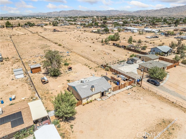 22006 Sioux Road, Apple Valley CA: https://media.crmls.org/medias/a7906495-ba20-470b-9e51-ff80a9f33141.jpg