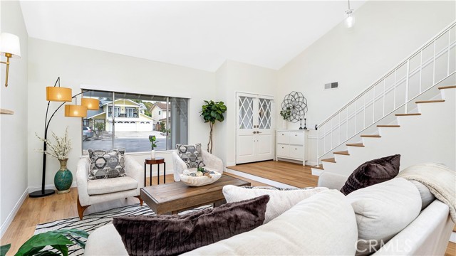 15061 Glass Circle, Irvine CA: https://media.crmls.org/medias/a790963b-b463-4ca2-9732-dd3b728b5503.jpg