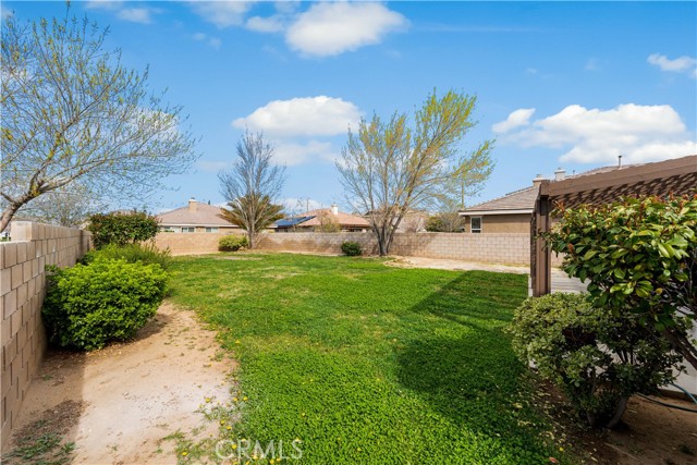 Detail Gallery Image 14 of 55 For 40729 Oakmont Ct, Palmdale,  CA 93551 - 4 Beds | 3 Baths