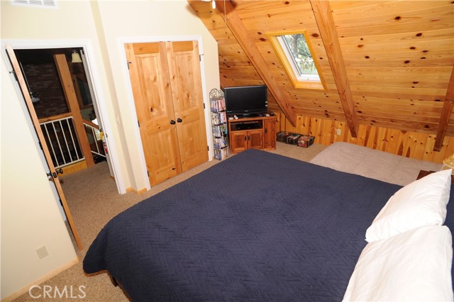 783 Thrush Drive, Big Bear Lake CA: https://media.crmls.org/medias/a7910b38-fd40-492d-ba8a-54d61af32c1e.jpg