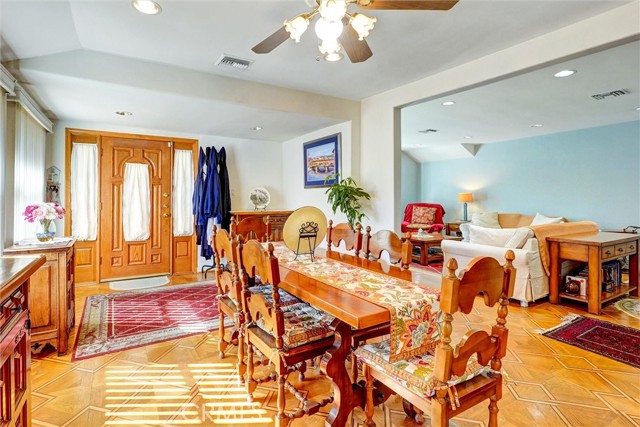 Detail Gallery Image 8 of 33 For 1350 Graynold Ave, Glendale,  CA 91202 - 3 Beds | 2 Baths