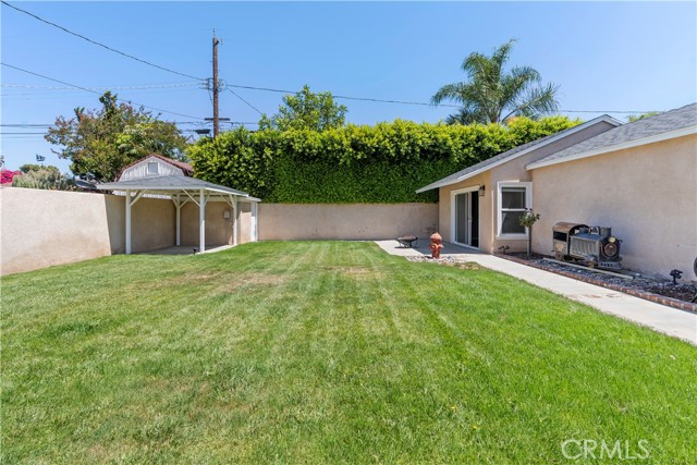 Image 20 of 33 For 15037 Hiawatha Street