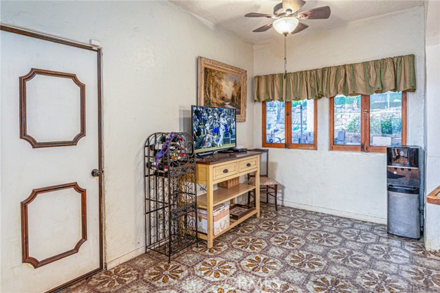 Detail Gallery Image 8 of 20 For 17011 Gunnerson, Lake Elsinore,  CA 92530 - 3 Beds | 1 Baths