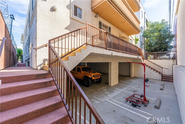 Detail Gallery Image 5 of 35 For 945 N Hudson Ave #104,  Los Angeles,  CA 90038 - 2 Beds | 2 Baths