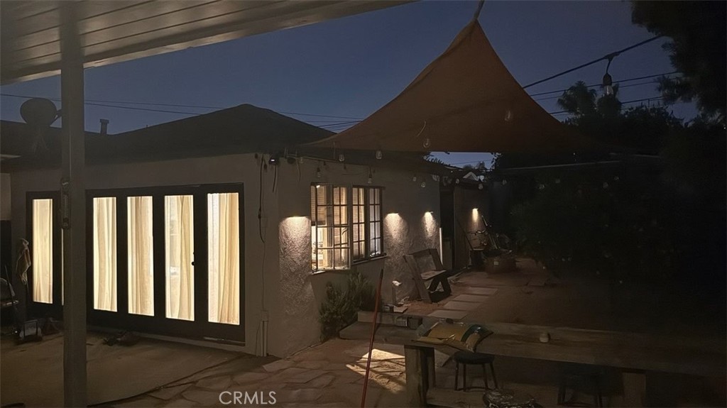 https://media.crmls.org/medias/a792eccd-de50-4c61-8c69-ed25d28449a3.jpg?preset=X-Large