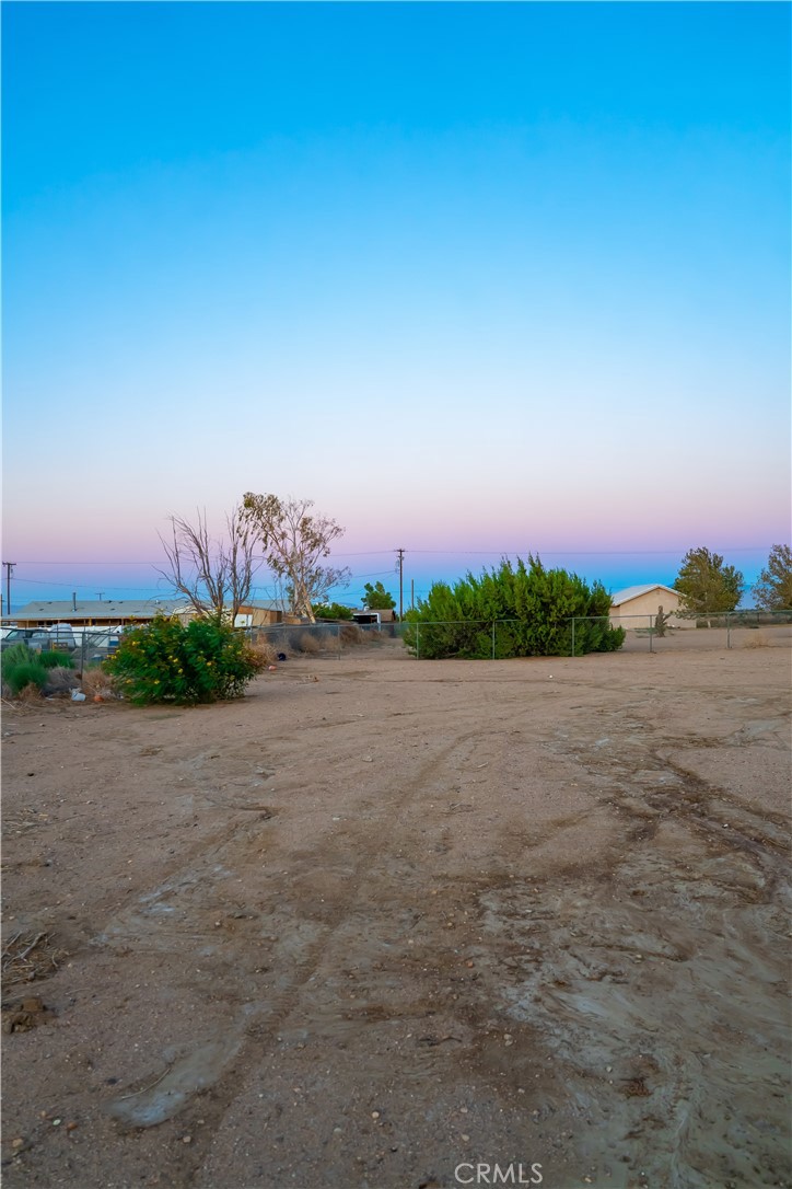 https://media.crmls.org/medias/a79393d6-1ba0-4318-b50d-d10c24b3d918.jpg?preset=X-Large