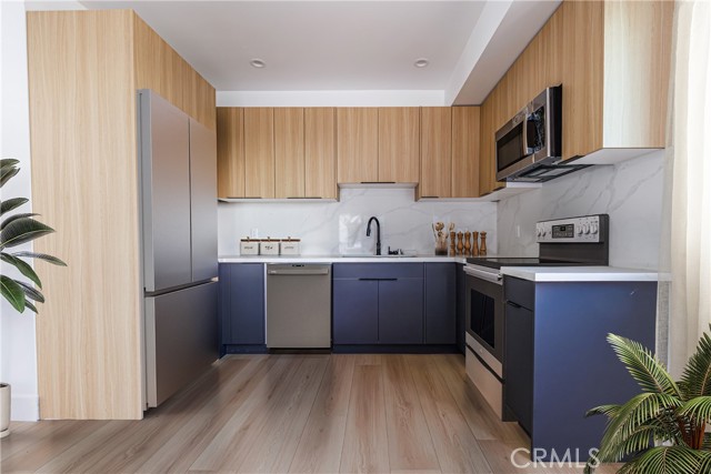 Detail Gallery Image 10 of 43 For 13461 Beach Ave, Marina Del Rey,  CA 90292 - – Beds | – Baths