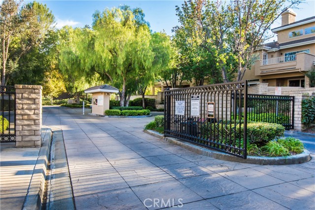 Detail Gallery Image 23 of 28 For 24009 Arroyo Park Dr #54,  Valencia,  CA 91355 - 2 Beds | 2/1 Baths
