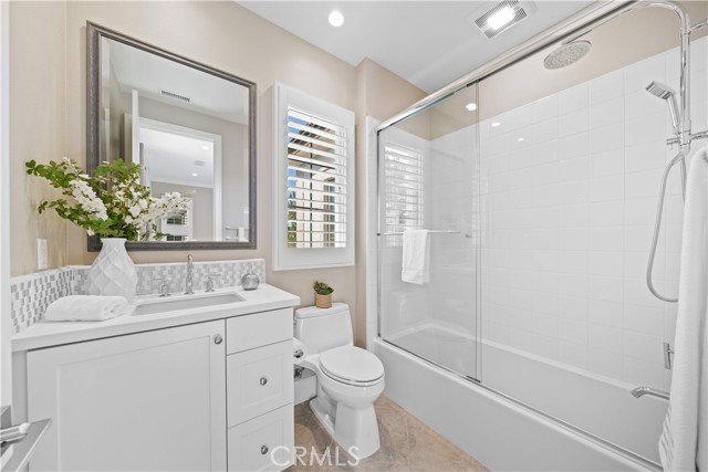 100 Viano, Irvine CA: https://media.crmls.org/medias/a7940c18-df00-40df-a3e8-71b26d34b1f3.jpg