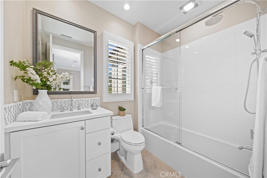 MLS #OC25185662 img 45