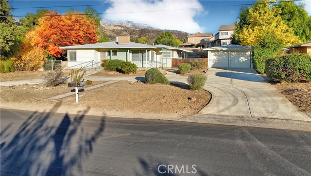 Detail Gallery Image 1 of 30 For 12941 Douglas St, Yucaipa,  CA 92399 - 3 Beds | 2 Baths