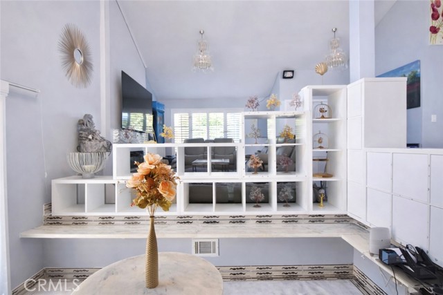 Detail Gallery Image 3 of 45 For 5302 Clark Cir, Westminster,  CA 92683 - 5 Beds | 3/1 Baths