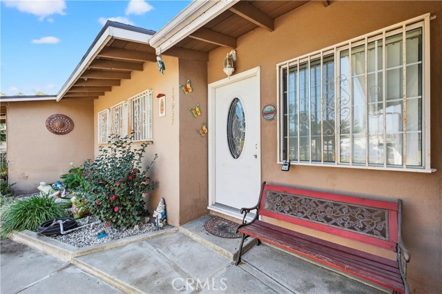 15937 Manzanita, Fontana CA: https://media.crmls.org/medias/a79455b0-f44d-409b-b2f7-72da3d555343.jpg