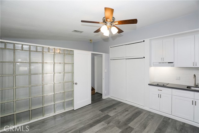 Detail Gallery Image 3 of 14 For 5302 Carley #B,  Whittier,  CA 90601 - 1 Beds | 1 Baths