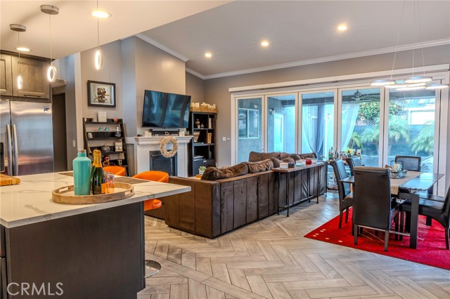 Detail Gallery Image 4 of 51 For 6841 E Bacarro, Long Beach,  CA 90815 - 4 Beds | 3 Baths