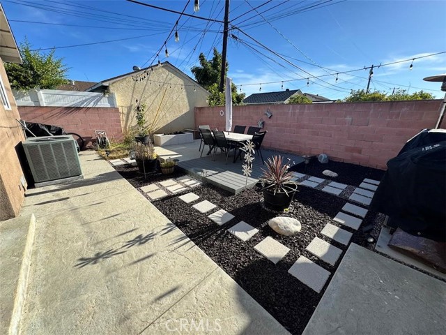 4513 N Paramount Boulevard, Lakewood CA: https://media.crmls.org/medias/a795e3ed-76c6-416f-9fde-d77a827533ae.jpg