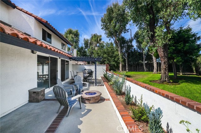 Detail Gallery Image 17 of 22 For 1425 Alpine Ln, Huntington Beach,  CA 92648 - 3 Beds | 2 Baths