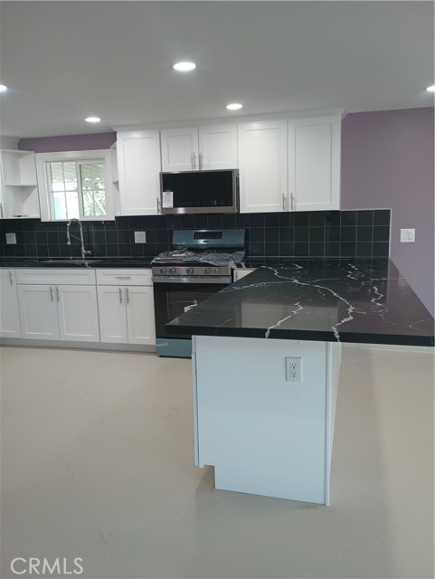 Detail Gallery Image 6 of 22 For 350 S Willow #134,  Rialto,  CA 92376 - 3 Beds | 2 Baths