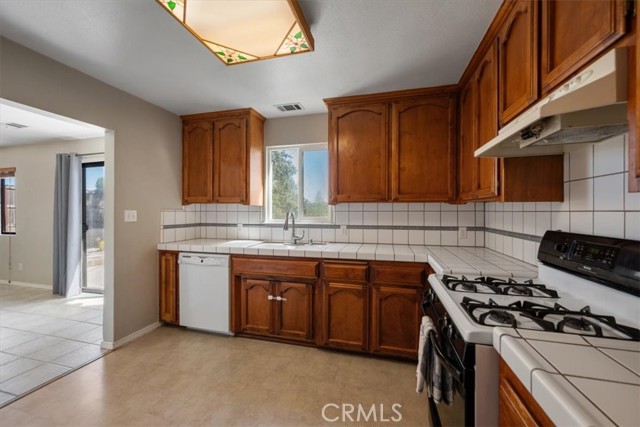 4960 Alamo Avenue, Atascadero CA: https://media.crmls.org/medias/a796cb0b-caec-4d65-992c-851558a5086e.jpg